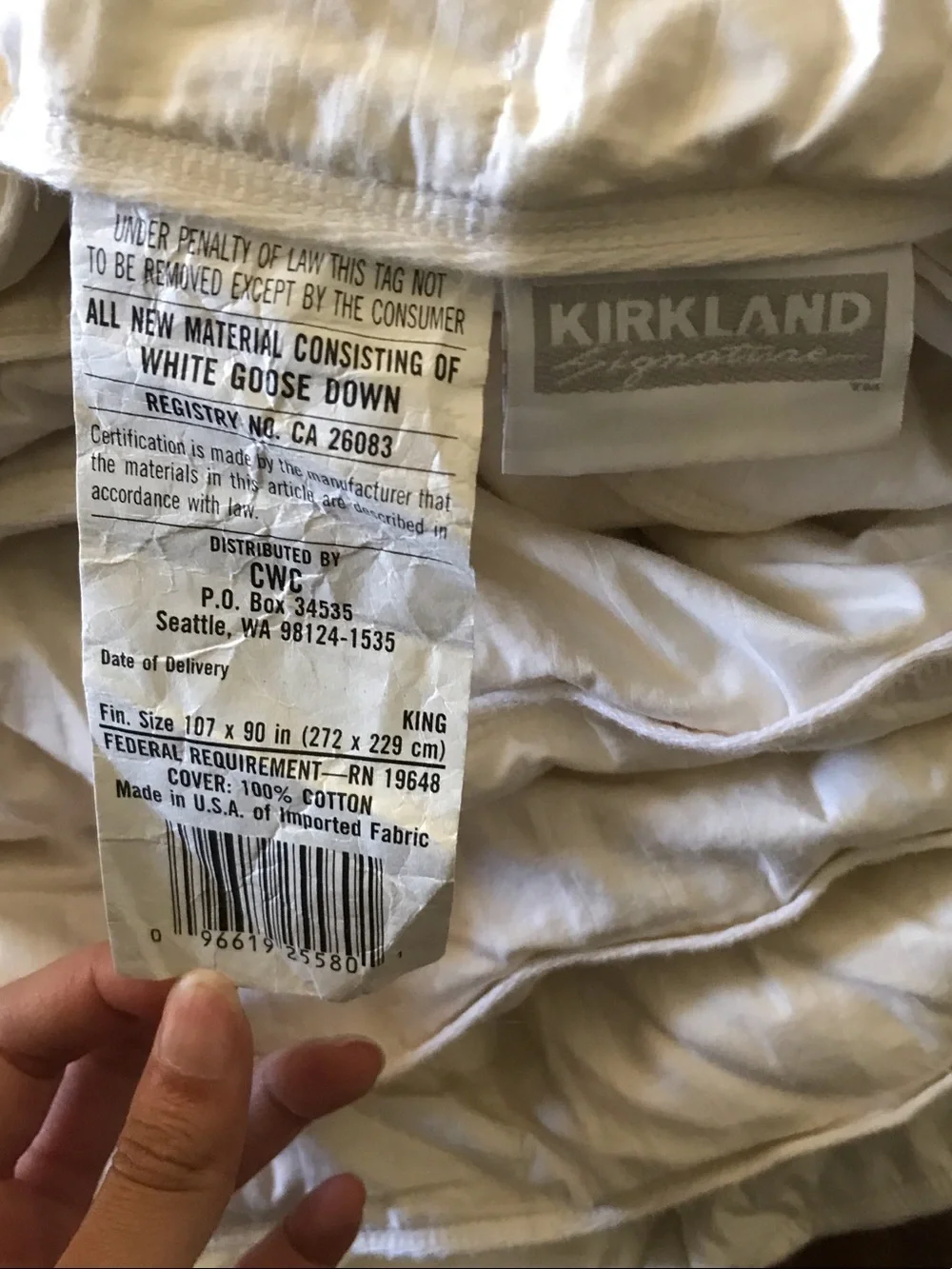 Kirkland Signature King Size White Quilted Goose Down Cotton Comforter - Picture 3 of 7